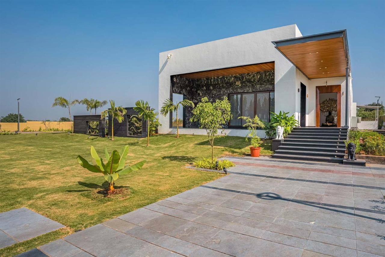 Le Bon Horizon: Hillside Elegance with Pool and Gazebo near Sula Villa Nashik Exterior photo